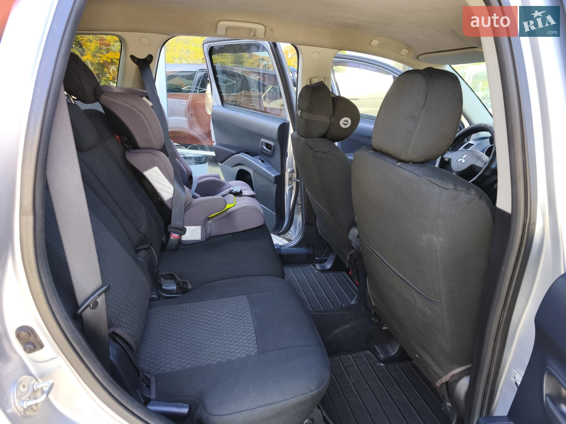2010 Mitsubishi Outlander - мініатюра 12