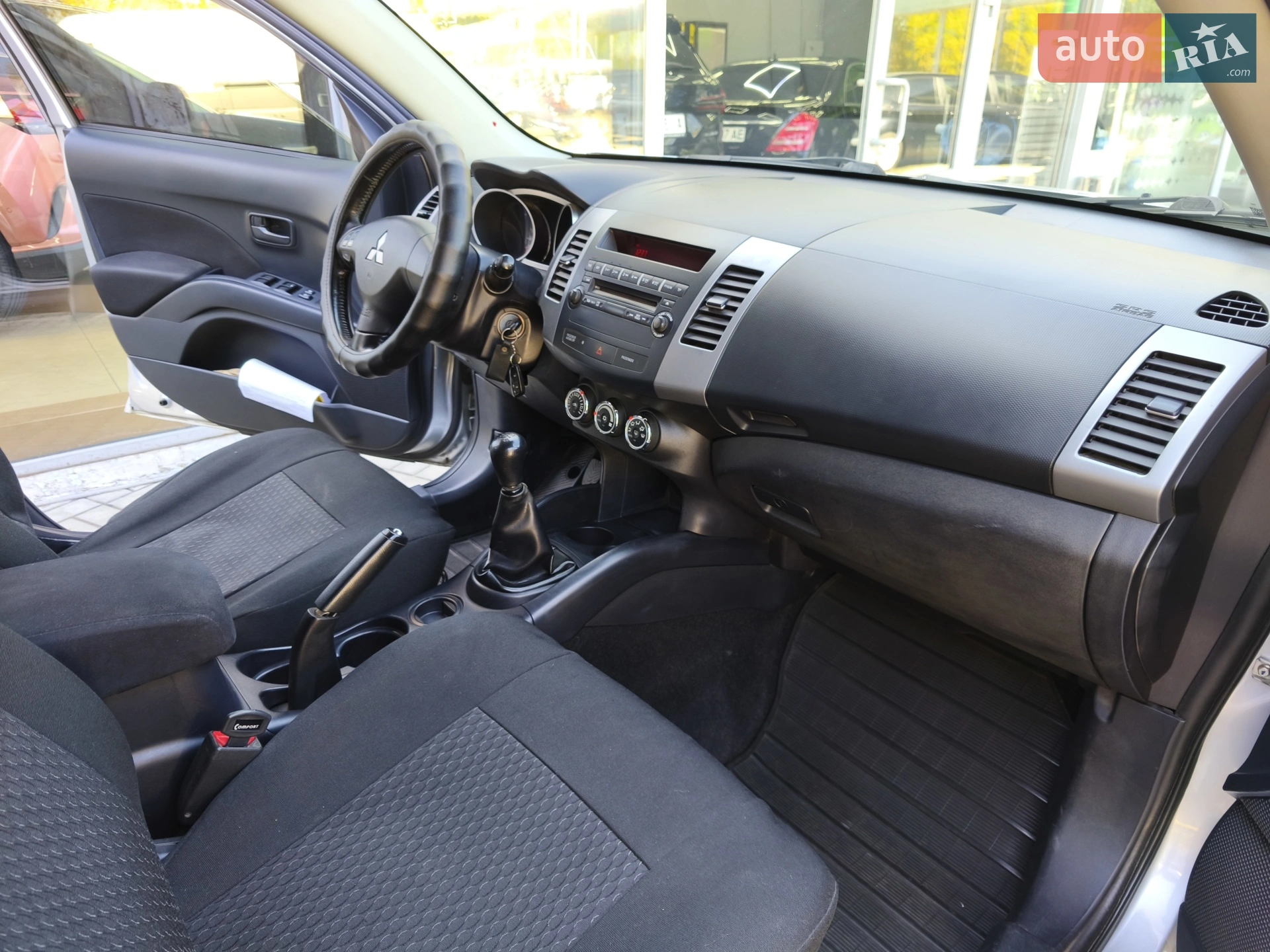 2010 Mitsubishi Outlander - мініатюра 13