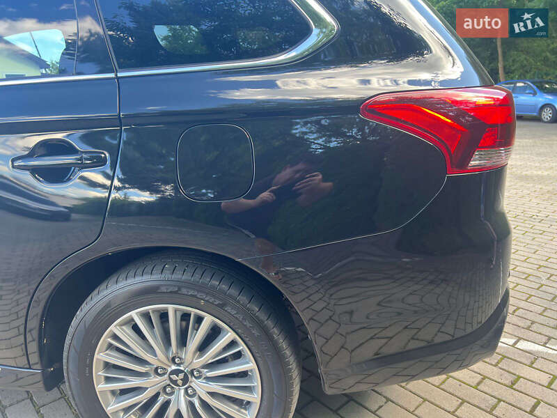 Позашляховик / Кросовер Mitsubishi Outlander 2020 в Львові фото 17 Позашляховик / Кросовер Mitsubishi Outlander 2020 в Львові