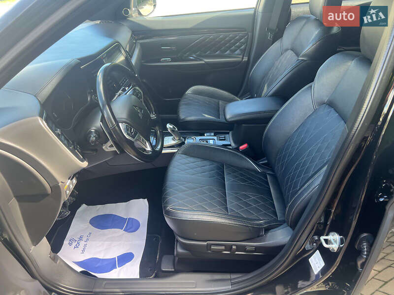 Позашляховик / Кросовер Mitsubishi Outlander 2020 в Львові фото 27 Позашляховик / Кросовер Mitsubishi Outlander 2020 в Львові