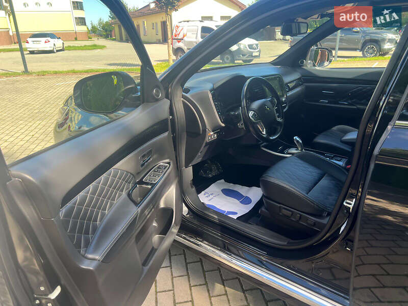 Позашляховик / Кросовер Mitsubishi Outlander 2020 в Львові фото 26 Позашляховик / Кросовер Mitsubishi Outlander 2020 в Львові