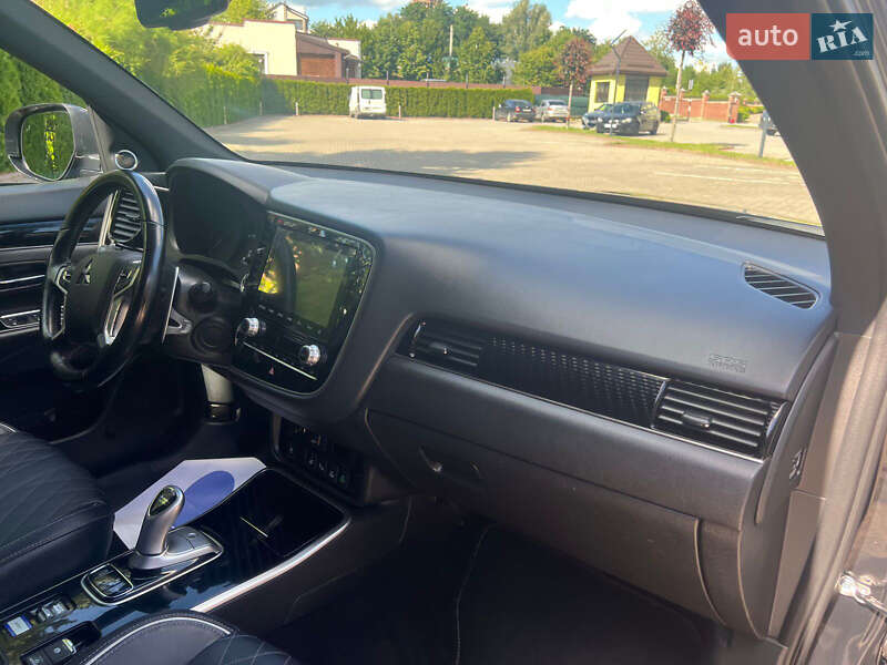 Позашляховик / Кросовер Mitsubishi Outlander 2020 в Львові фото 35 Позашляховик / Кросовер Mitsubishi Outlander 2020 в Львові