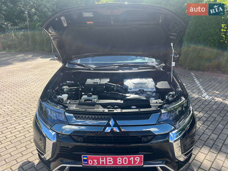 Позашляховик / Кросовер Mitsubishi Outlander 2020 в Львові фото 46 Позашляховик / Кросовер Mitsubishi Outlander 2020 в Львові