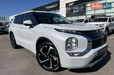 Внедорожник / Кроссовер Mitsubishi Outlander 2024 в Киеве