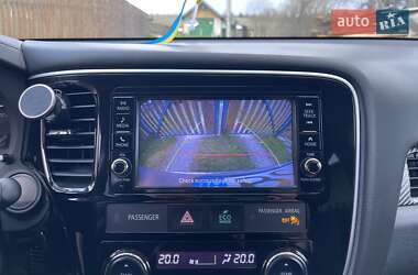 Внедорожник / Кроссовер Mitsubishi Outlander 2018 в 