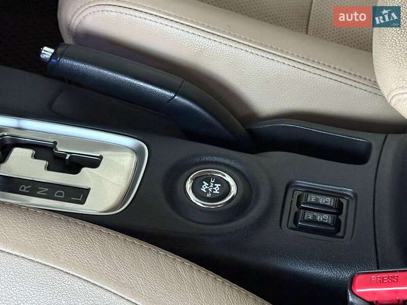 Позашляховик / Кросовер Mitsubishi Outlander 2016 в Одесі