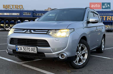 Внедорожник / Кроссовер Mitsubishi Outlander 2013 в Киеве