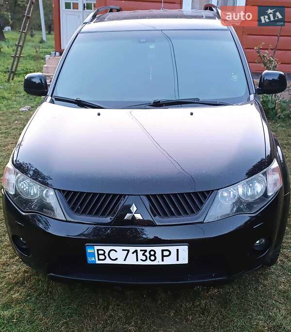 Внедорожник / Кроссовер Mitsubishi Outlander 2008 в 