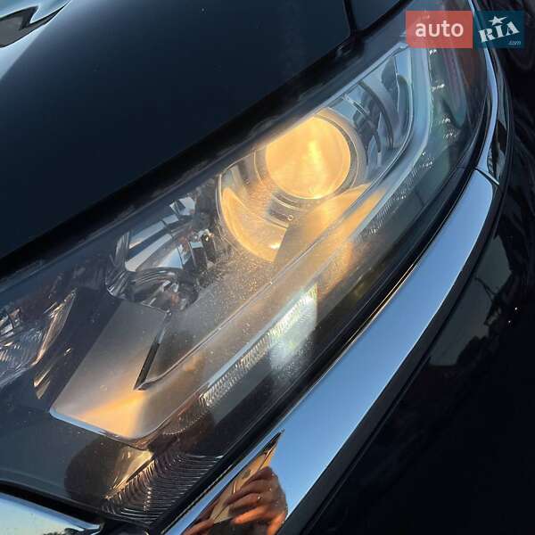 Позашляховик / Кросовер Mitsubishi Outlander 2016 в Чернігові