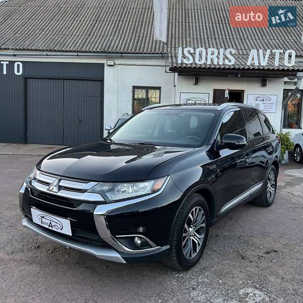 Позашляховик / Кросовер Mitsubishi Outlander 2016 в Чернігові