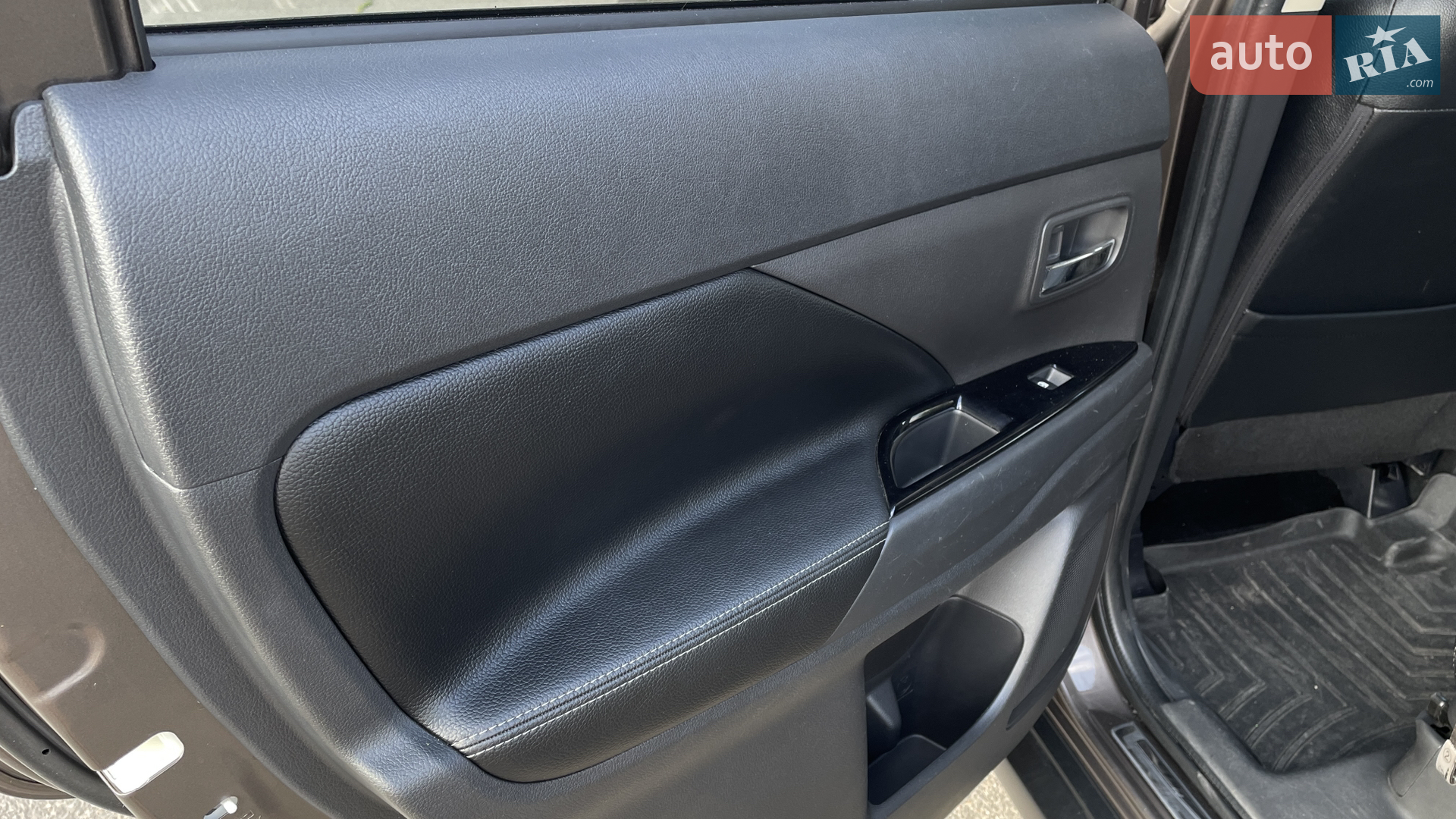 2015 Mitsubishi Outlander - мініатюра 26
