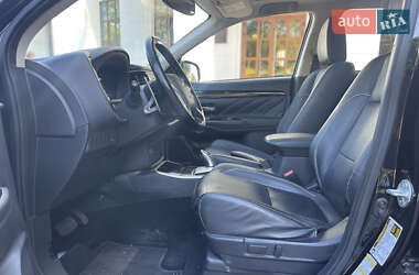 Внедорожник / Кроссовер Mitsubishi Outlander 2018 в 