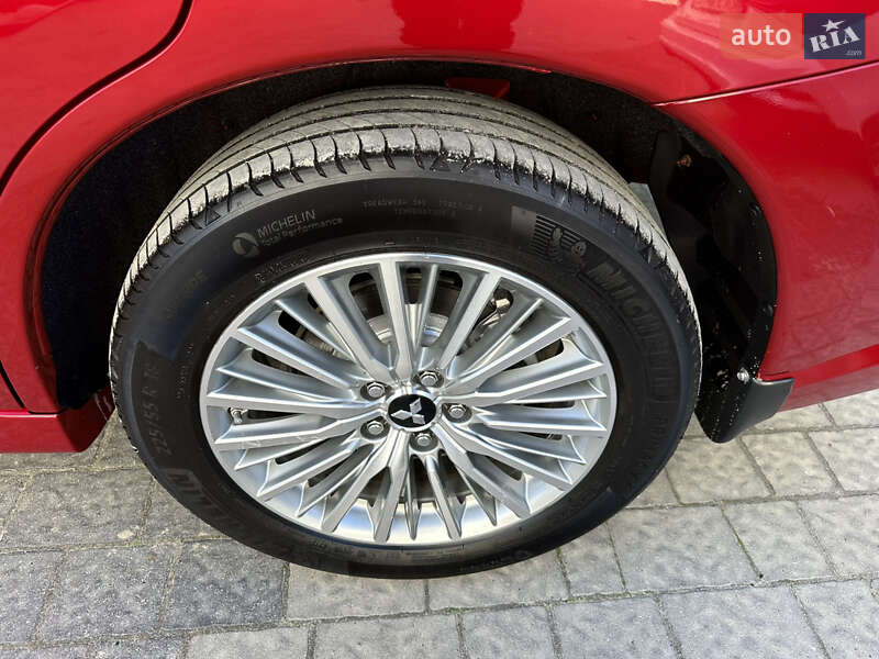Внедорожник / Кроссовер Mitsubishi Outlander 2021 в Львове