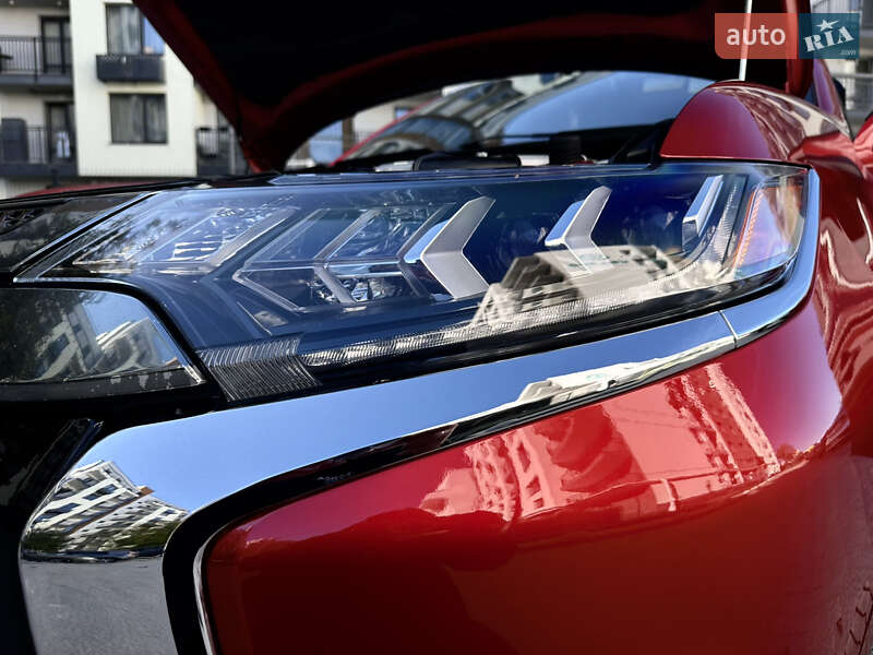 Внедорожник / Кроссовер Mitsubishi Outlander 2021 в Львове