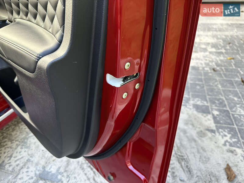 Внедорожник / Кроссовер Mitsubishi Outlander 2021 в Львове