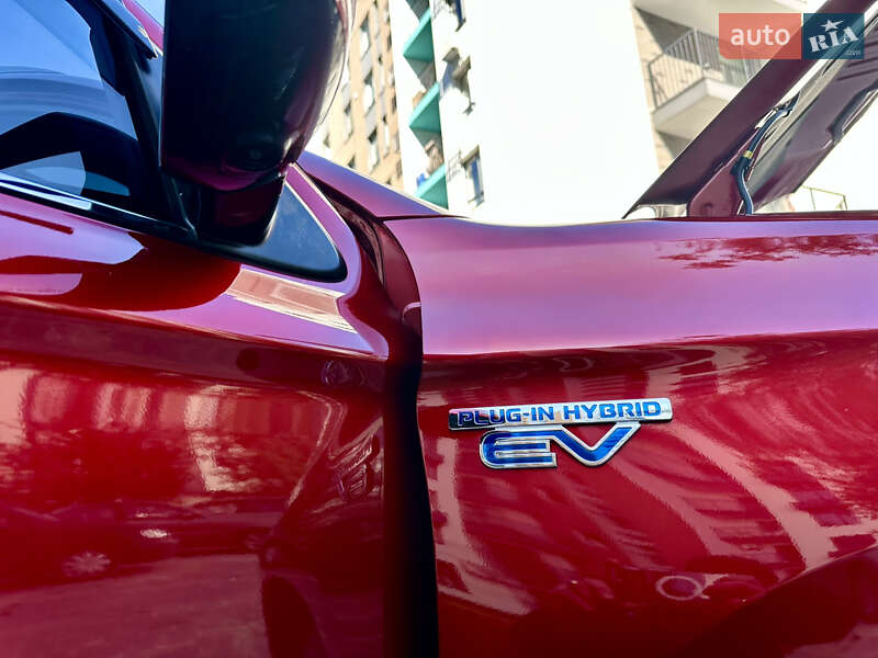 Внедорожник / Кроссовер Mitsubishi Outlander 2021 в Львове