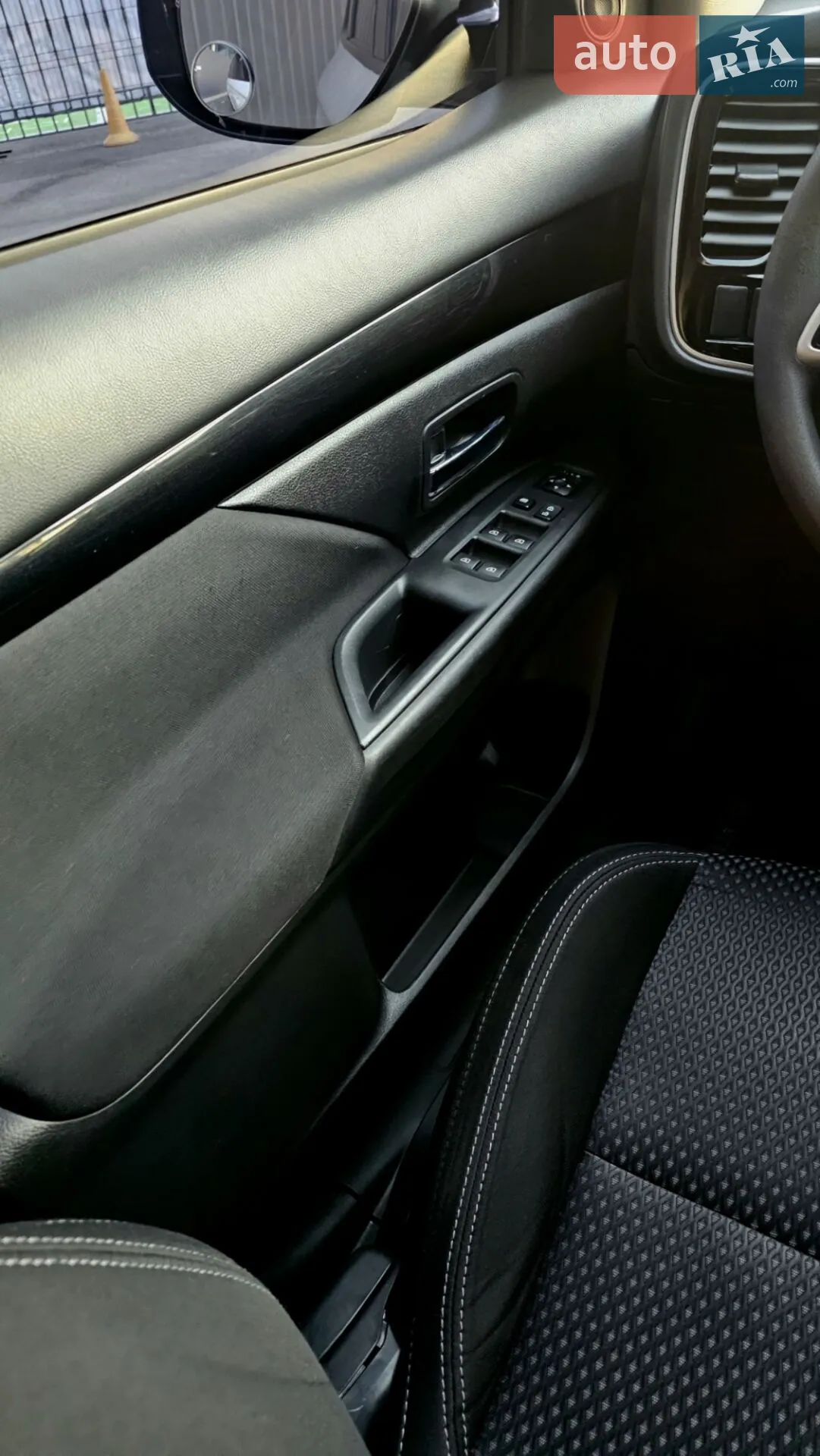 2019 Mitsubishi Outlander - мініатюра 14