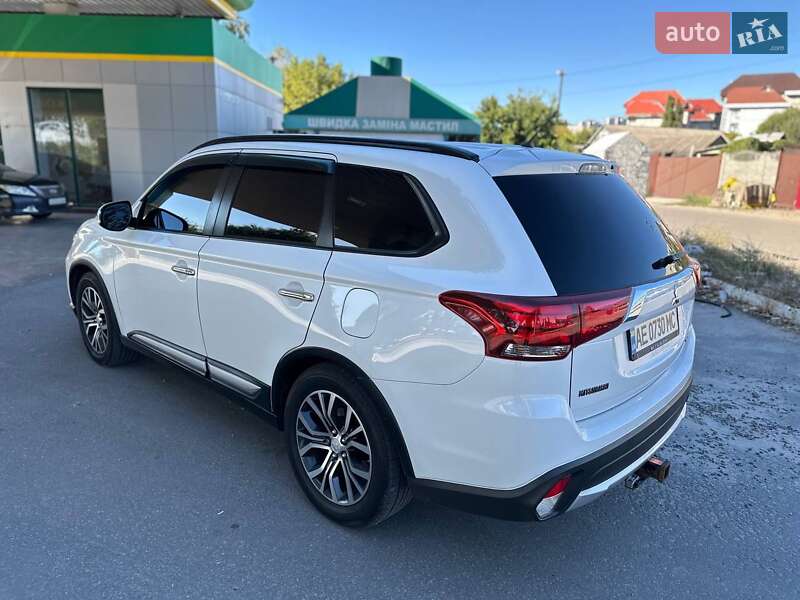 Внедорожник / Кроссовер Mitsubishi Outlander 2015 в Днепре