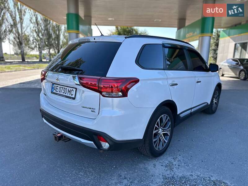 Внедорожник / Кроссовер Mitsubishi Outlander 2015 в Днепре