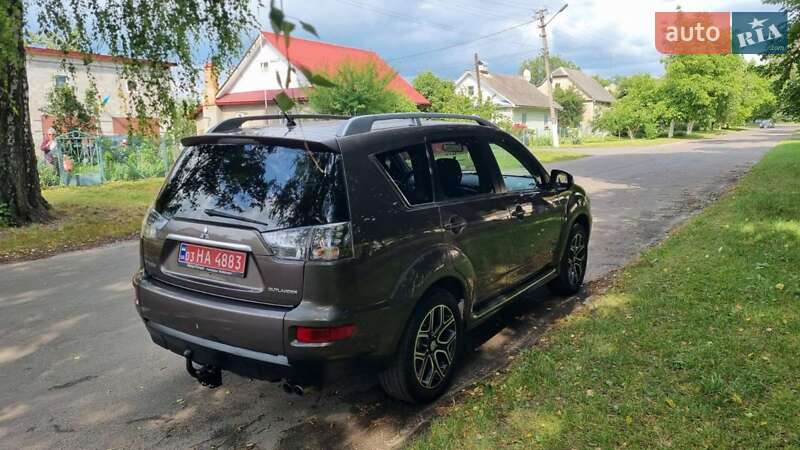 Внедорожник / Кроссовер Mitsubishi Outlander 2011 в Луцке