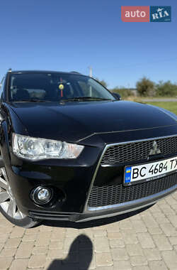 Внедорожник / Кроссовер Mitsubishi Outlander 2010 в 