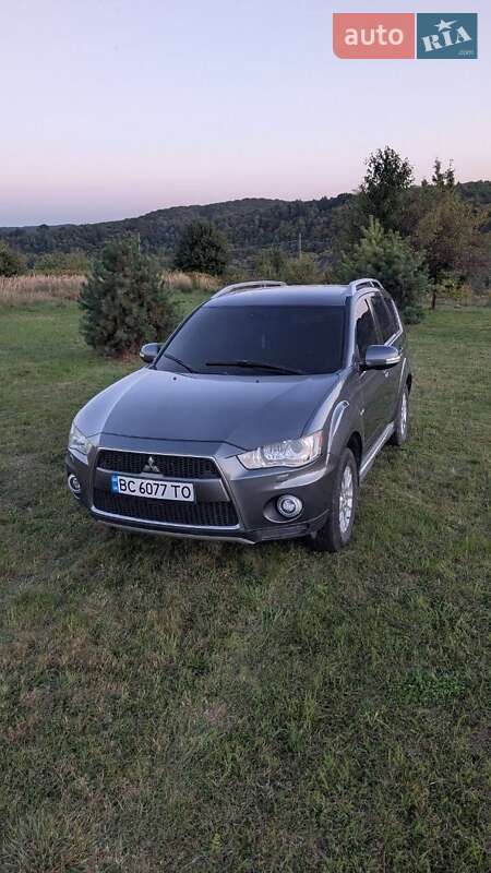 Внедорожник / Кроссовер Mitsubishi Outlander 2009 в Львове