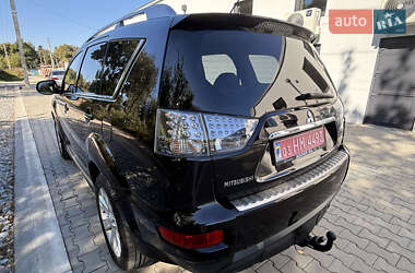 Внедорожник / Кроссовер Mitsubishi Outlander 2010 в 
