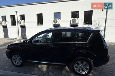 Внедорожник / Кроссовер Mitsubishi Outlander 2010 в 