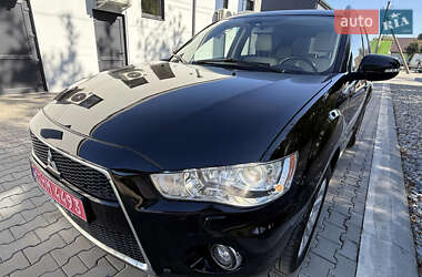 Внедорожник / Кроссовер Mitsubishi Outlander 2010 в 