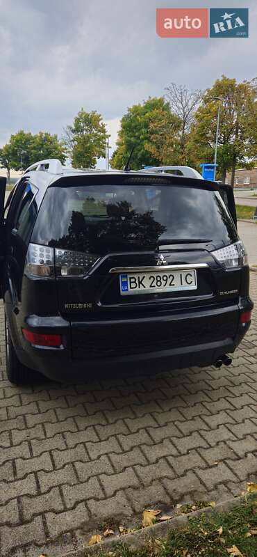 Внедорожник / Кроссовер Mitsubishi Outlander 2010 в Ирпене