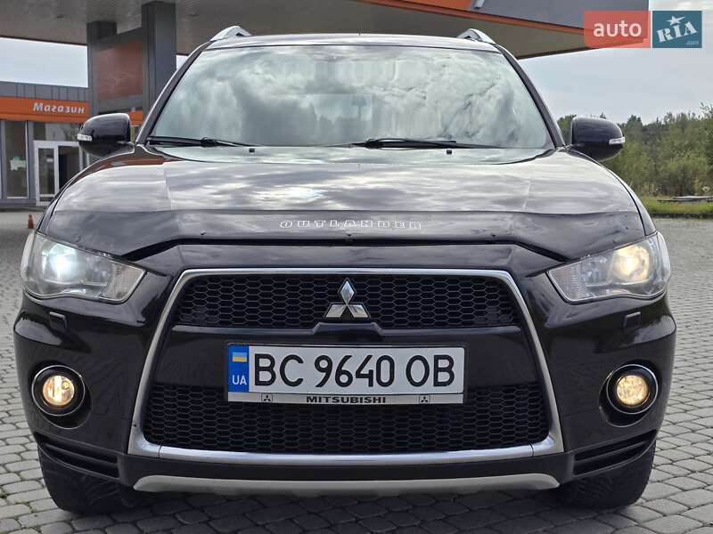 Внедорожник / Кроссовер Mitsubishi Outlander 2010 в Калуше