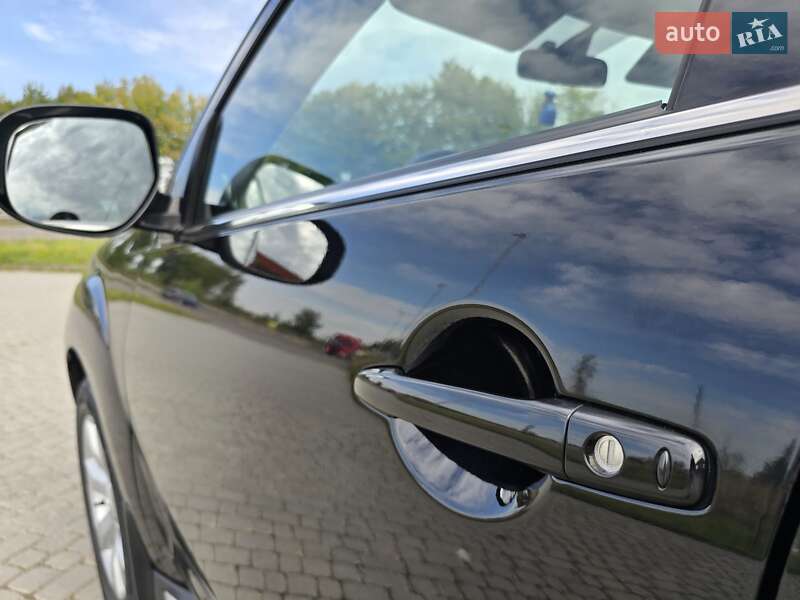 Внедорожник / Кроссовер Mitsubishi Outlander 2010 в Калуше