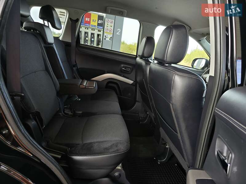 Внедорожник / Кроссовер Mitsubishi Outlander 2010 в Калуше