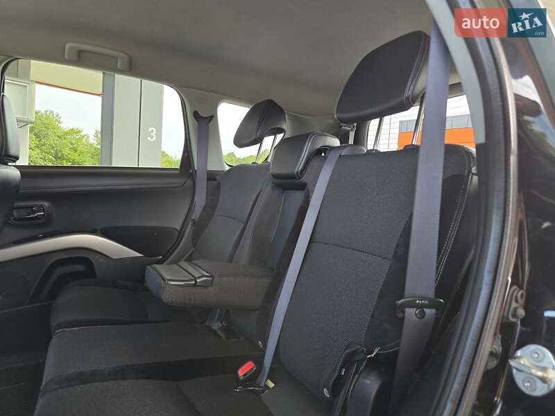 Внедорожник / Кроссовер Mitsubishi Outlander 2010 в Калуше
