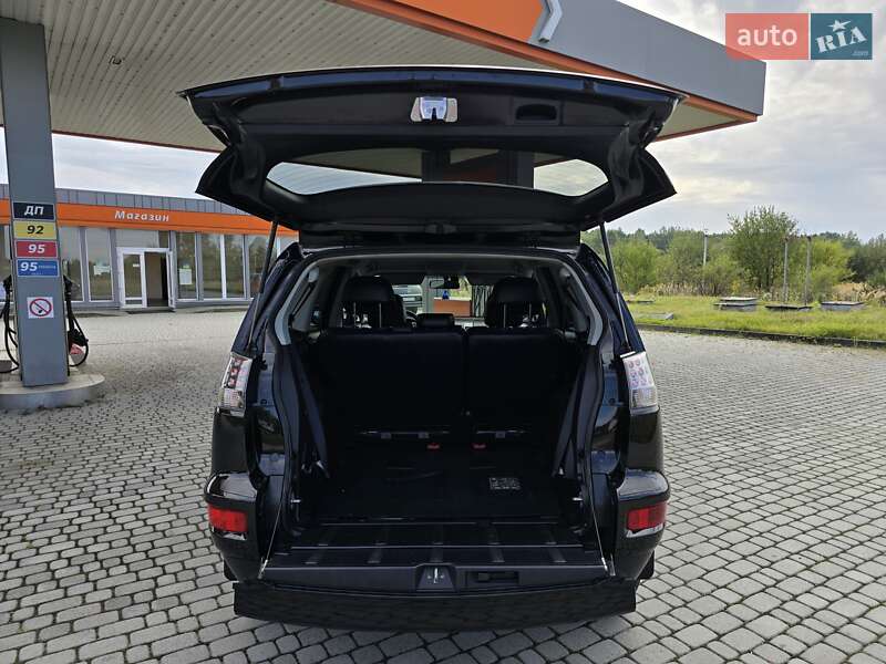 Внедорожник / Кроссовер Mitsubishi Outlander 2010 в Калуше