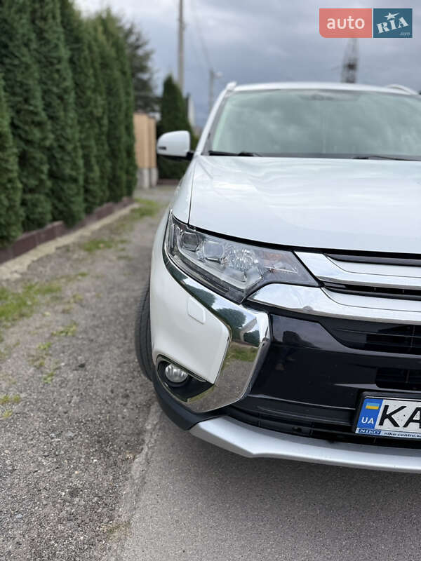 Внедорожник / Кроссовер Mitsubishi Outlander 2016 в Виннице