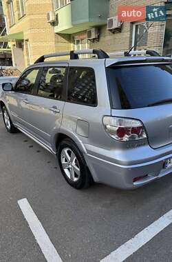 Внедорожник / Кроссовер Mitsubishi Outlander 2009 в 