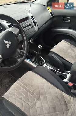 Внедорожник / Кроссовер Mitsubishi Outlander 2008 в 