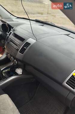 Внедорожник / Кроссовер Mitsubishi Outlander 2008 в 