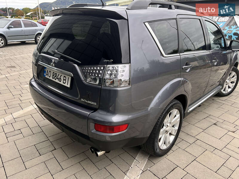 Внедорожник / Кроссовер Mitsubishi Outlander 2012 в Тячеве