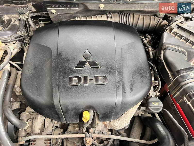 Внедорожник / Кроссовер Mitsubishi Outlander 2012 в Тячеве