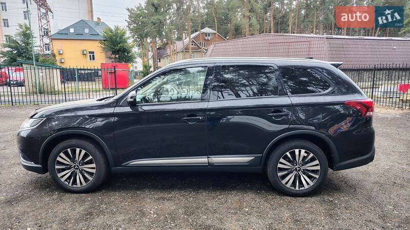 Внедорожник / Кроссовер Mitsubishi Outlander 2018 в Киеве