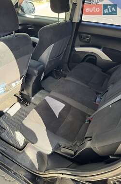 Внедорожник / Кроссовер Mitsubishi Outlander 2008 в 
