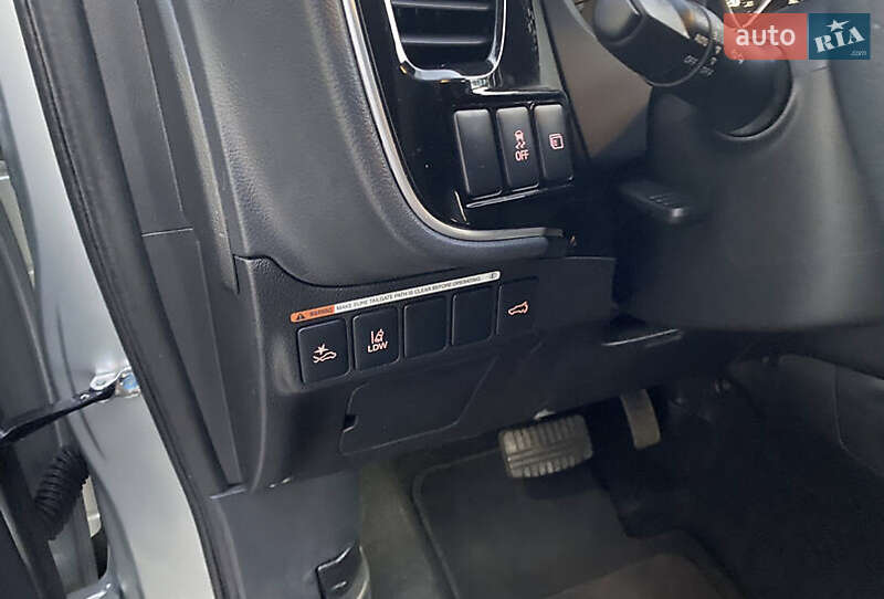 Внедорожник / Кроссовер Mitsubishi Outlander 2020 в Тернополе