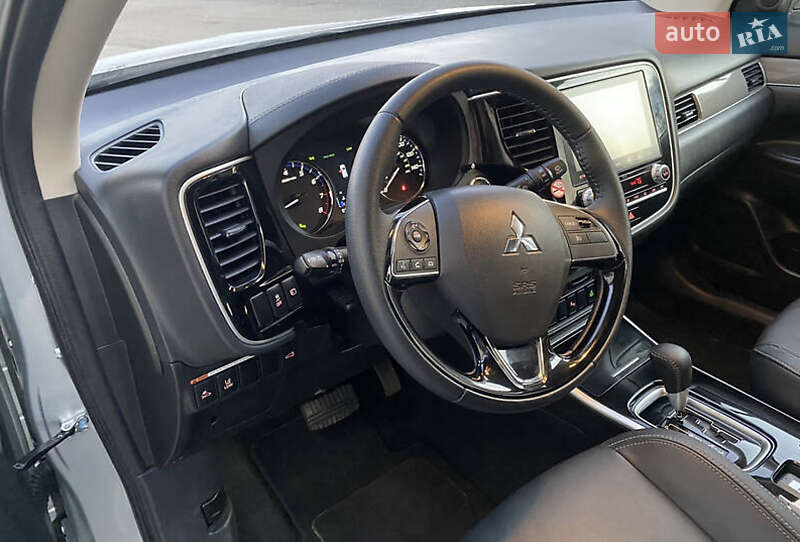 Внедорожник / Кроссовер Mitsubishi Outlander 2020 в Тернополе
