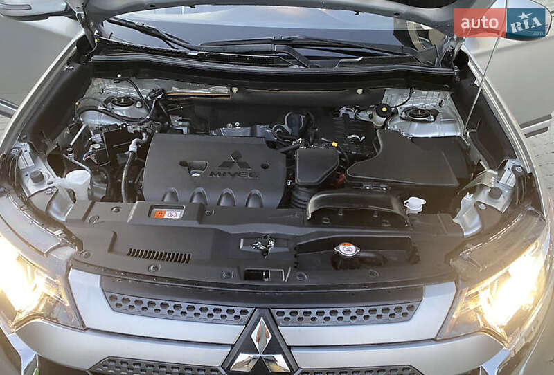 Внедорожник / Кроссовер Mitsubishi Outlander 2020 в Тернополе