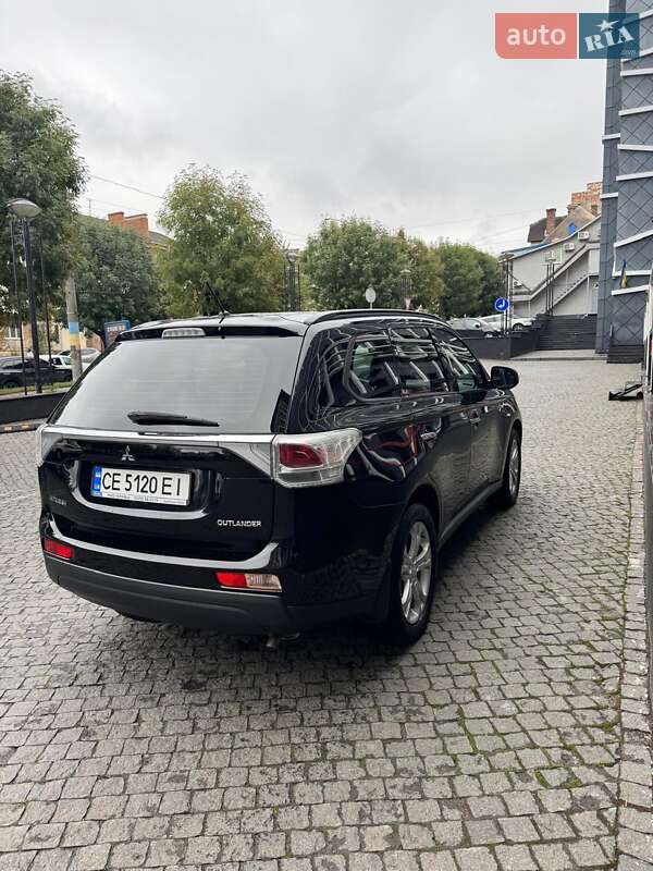 Позашляховик / Кросовер Mitsubishi Outlander 2013 в Чернівцях