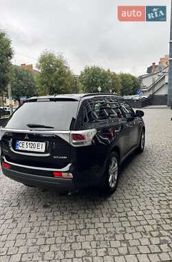 Внедорожник / Кроссовер Mitsubishi Outlander 2013 в 