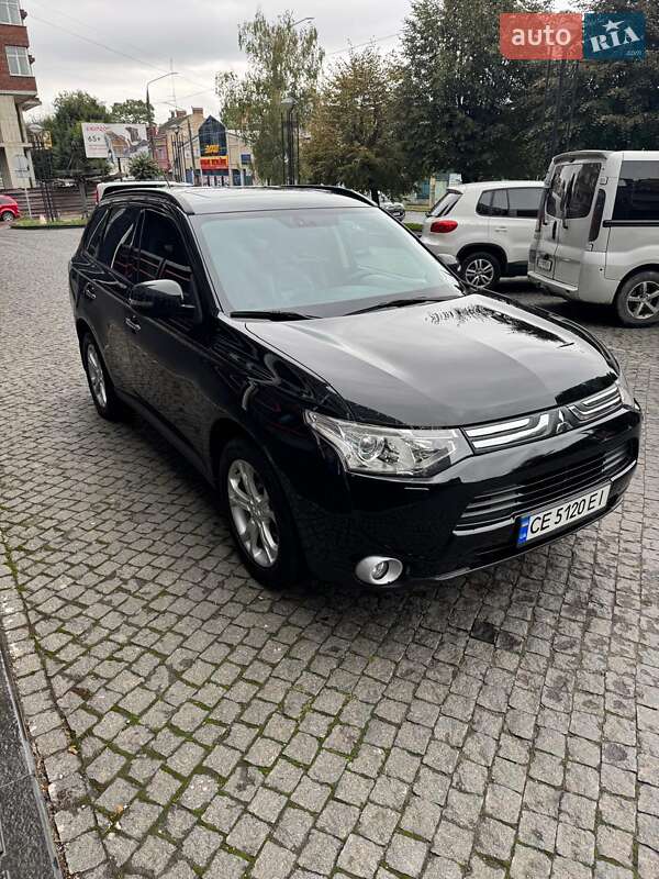 Позашляховик / Кросовер Mitsubishi Outlander 2013 в Чернівцях