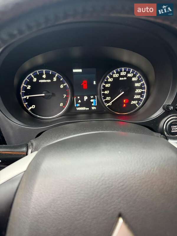 Позашляховик / Кросовер Mitsubishi Outlander 2013 в Чернівцях